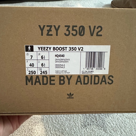 Yeezy Boost 350 - Picture 5 of 6